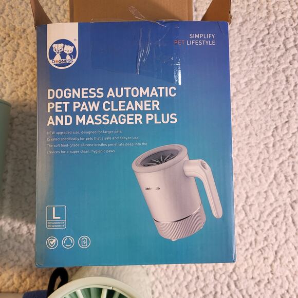NEW Dogness Automatic Pet Paw Cleaner and Massager  Mint Green - Picture 3 of 6